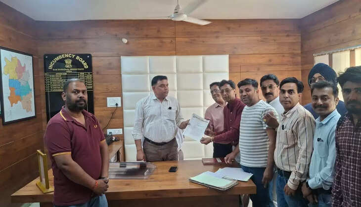 A memorandum was submitted in Sirsa, Haryana against the increase in collector rate for the second time in three months