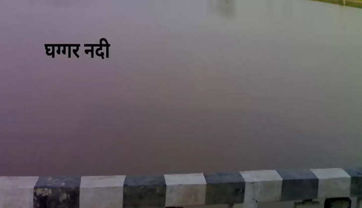  घग्गर नदी में