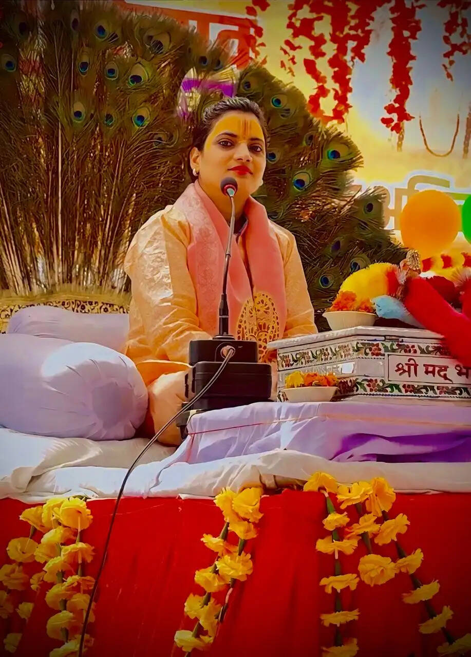 Shrimad Bhagwat Katha in village Dadba Kalan: Hey gatekeepers, tell Kanhaiya that poor Sudama has come to your door