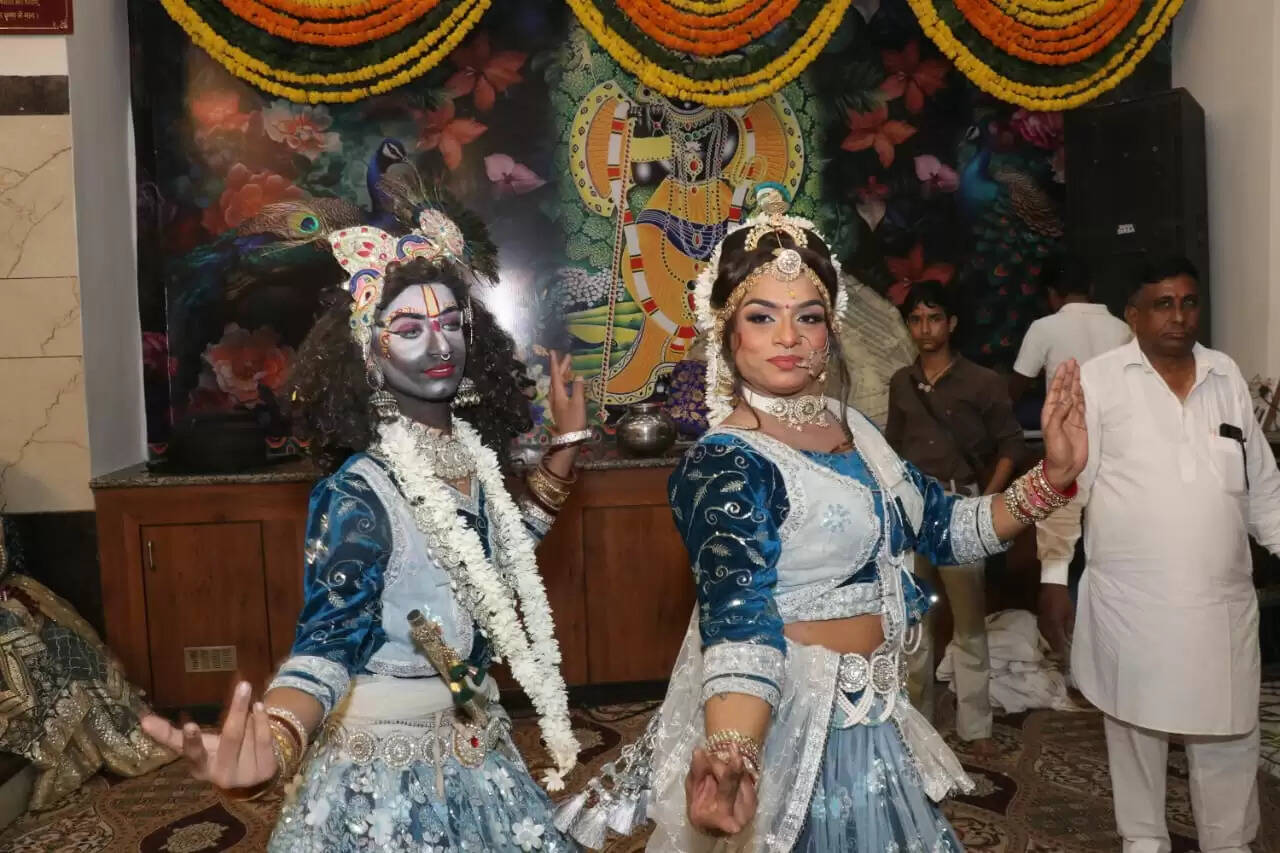 The soulful presentation of Radha Krishna Maharas dance in the ancient Shri Shyam temple captivated the hearts