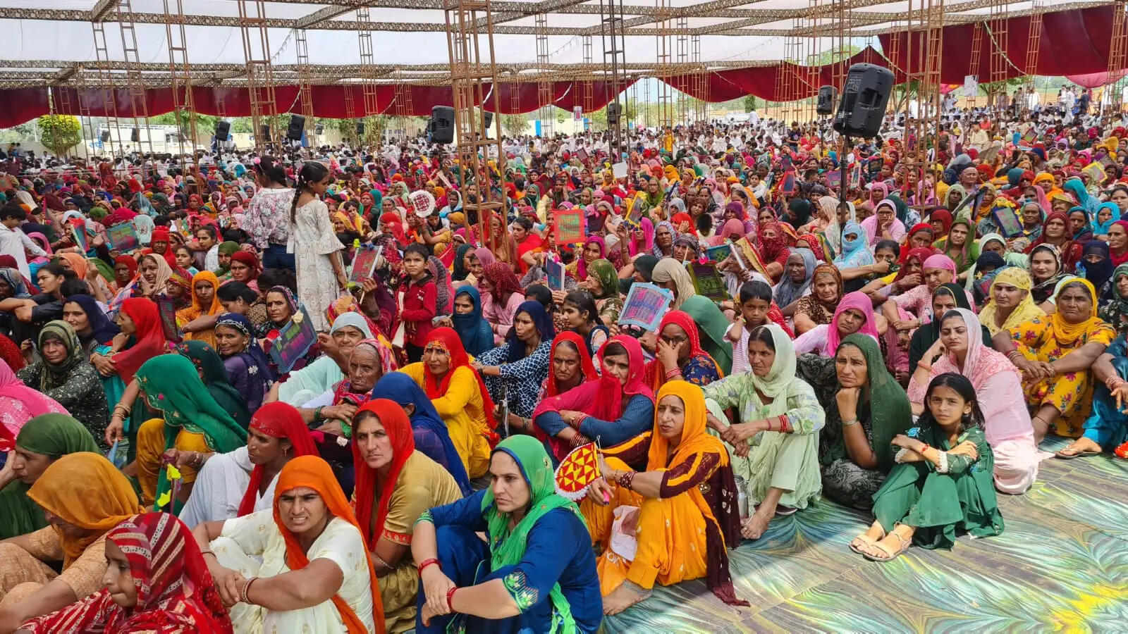 सतगुरु कंवर साहेब महाराज ने रूपावास गांव में स्थित राधास्वामी आश्रम में सत्संग करते हुए ये भी कहा 