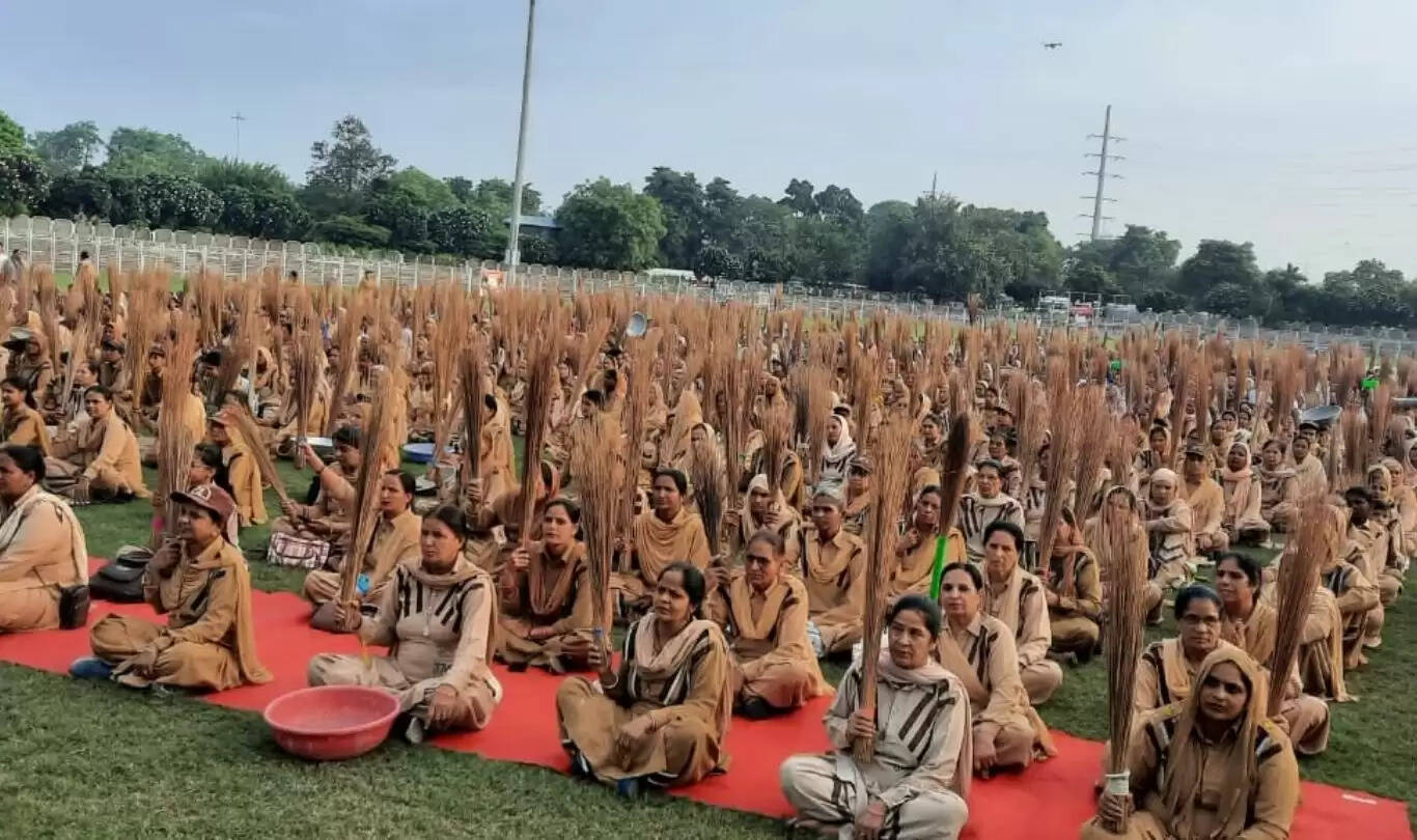 Dera Sacha Sauda Joins Mega Cleanliness Drive in Gurugram at Chief Minister’s Call