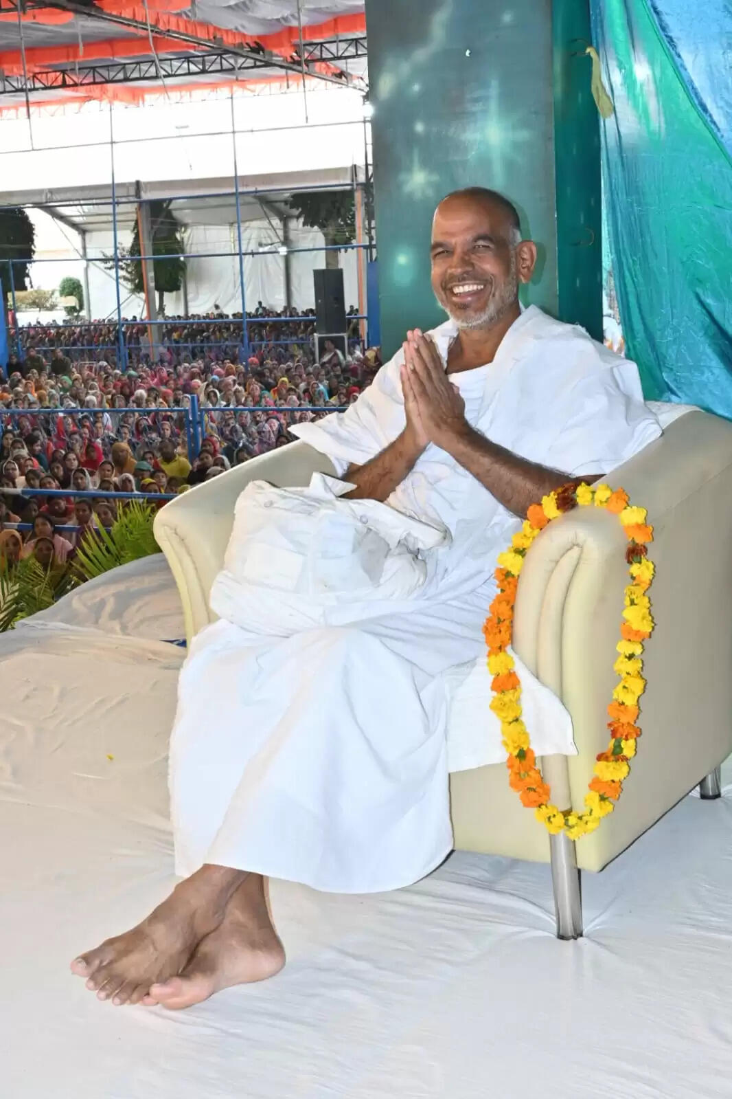 Devotees from all over the country reached Sirsa to listen to the Shiv Mahapuran Katha, Shiv Tatva expert Pandit Pradeep Mishra is narrating the story